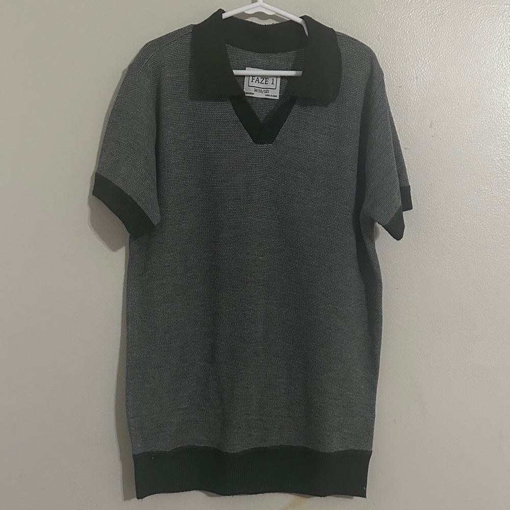 Boy Gray and Black Short Sleeve Shirt 👕